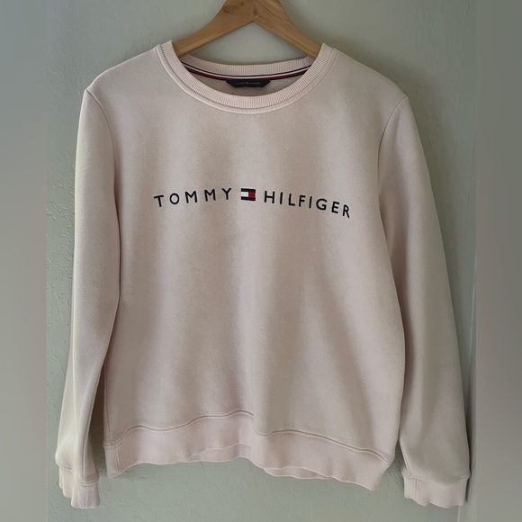 Tommy Hilfiger Sweaters - Tommy Hilfiger 💙❤️ Pink Sweatshirt